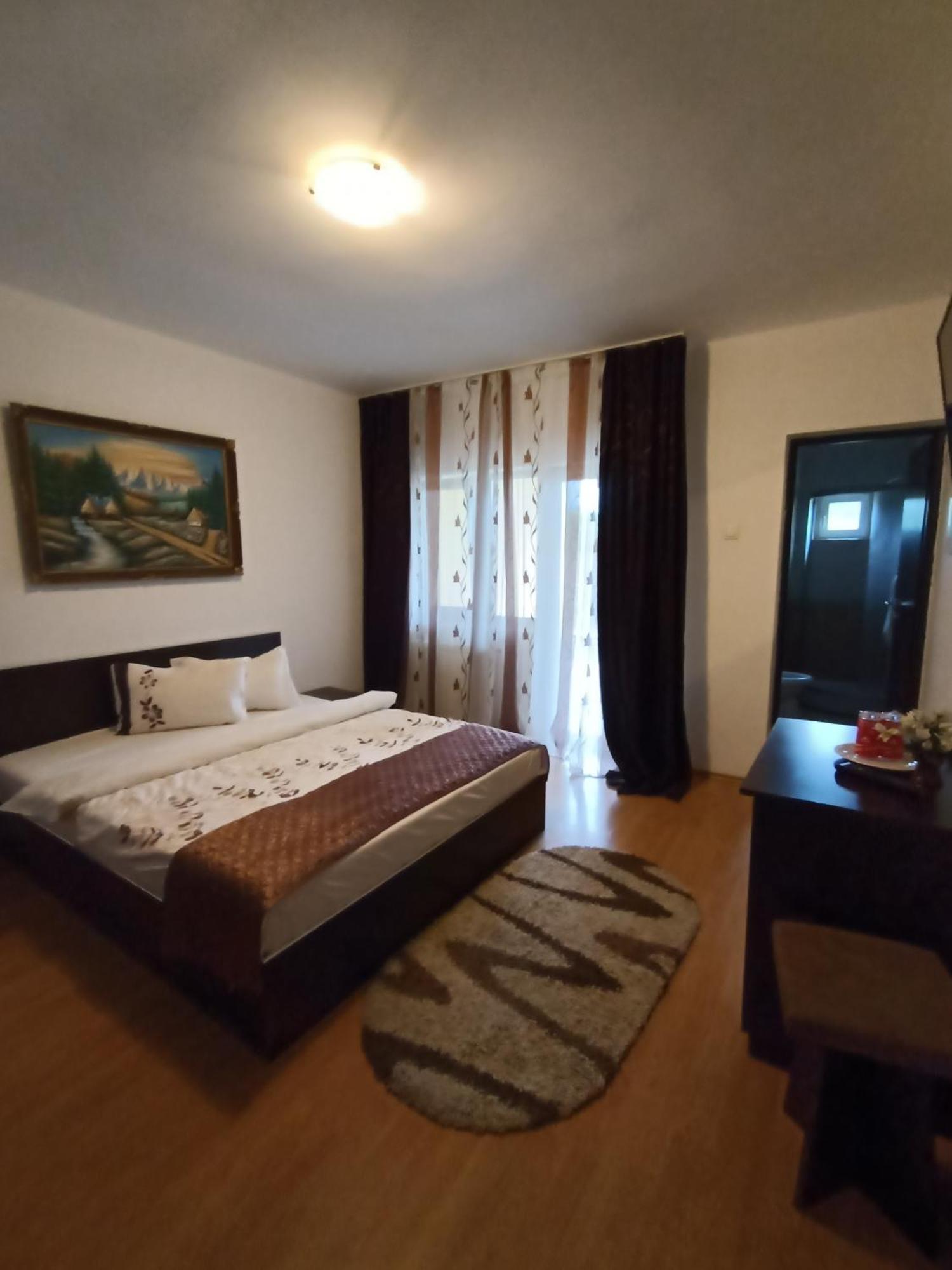 Pensiunea Lari Băile 1 Mai Exterior foto